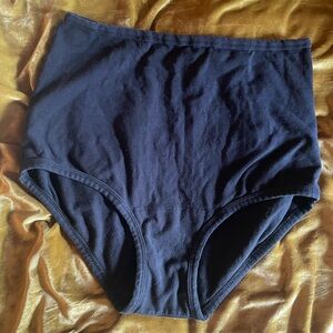 ARQ High Waist Undies Black